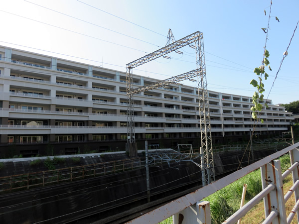 ドレッセ美しが丘ヒルズの外観