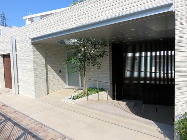 ドレッセ美しが丘ヒルズの外観