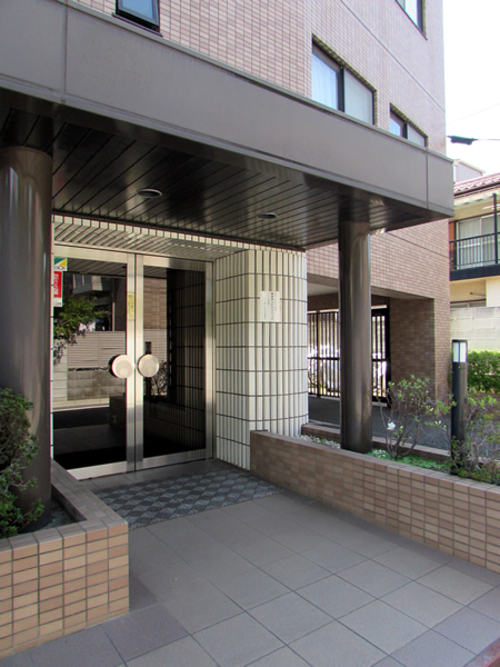 朝日パリオ京王仙川の外観