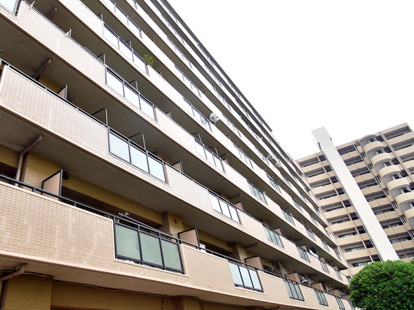 セレナハイム津田沼アブリールの外観