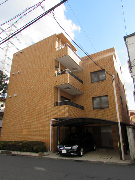 東高ペアシティルーセント成城の外観