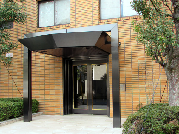 東高ペアシティルーセント成城の外観