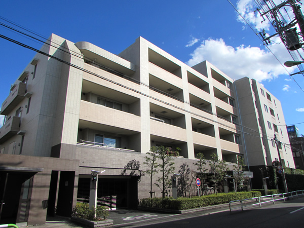 D'グランセ成城の外観