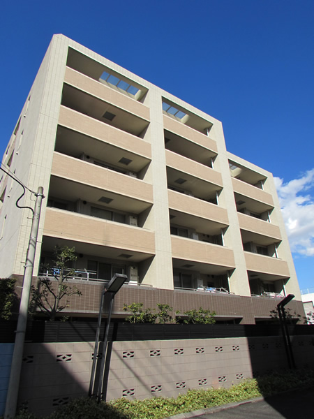 D'グランセ成城の外観