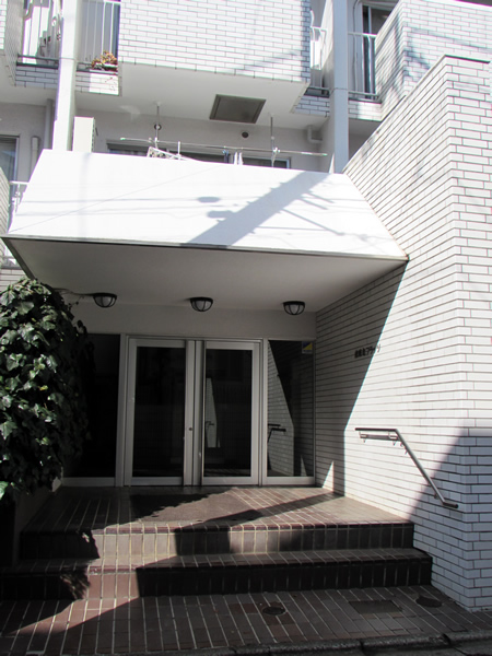 成城北フラッツの外観