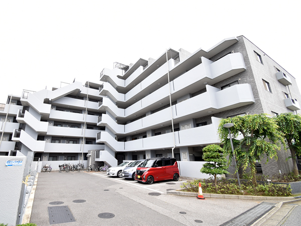 ゼファー船橋薬園台の外観