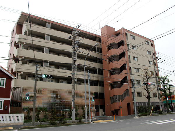 パレステージ井土ヶ谷の外観