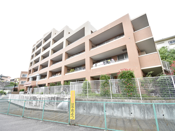 サンクレイドル薬園台2番館の外観