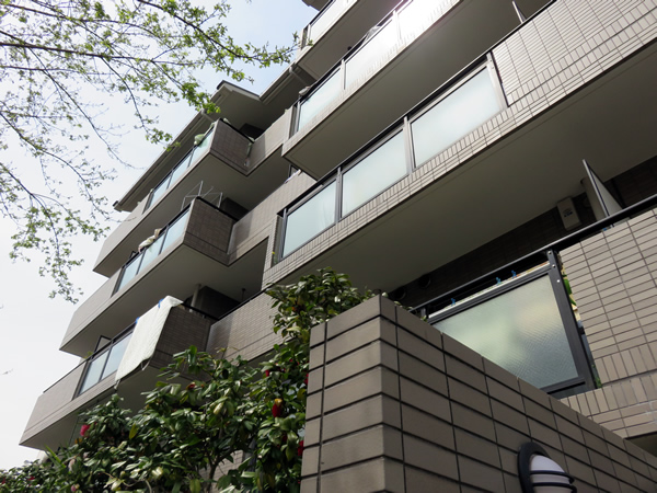 ベルフォーネあざみ野の外観