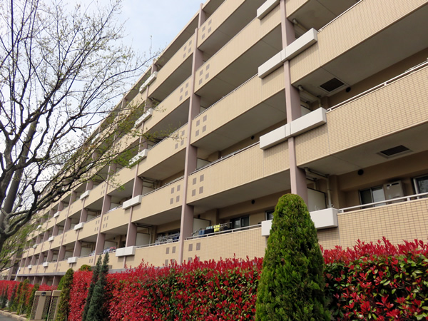 リビオあざみ野ブライティアＡ棟（フロントコート）の外観