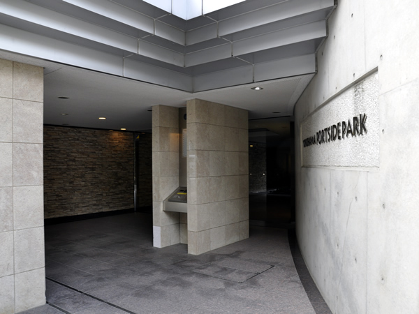 横浜ポートサイドパークの外観