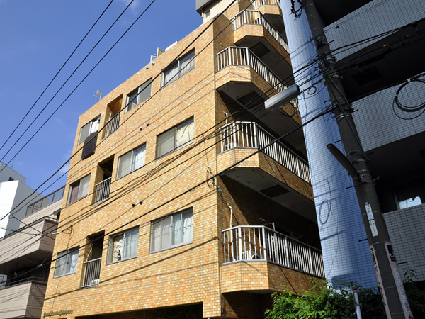 ライオンズマンション横浜の外観