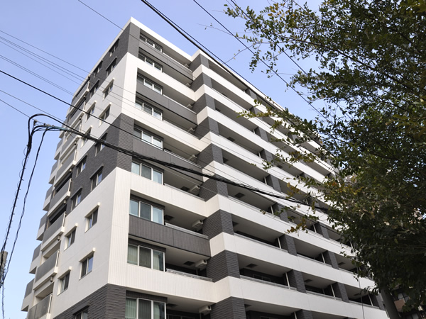 ライオンズ横浜ポートサイドの外観