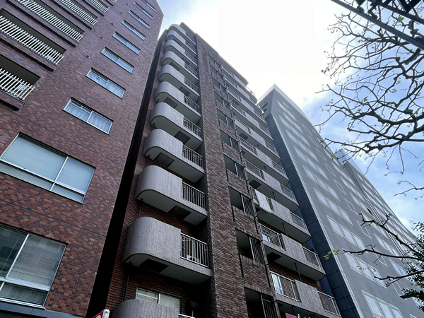 シルバーマンション新宿の外観