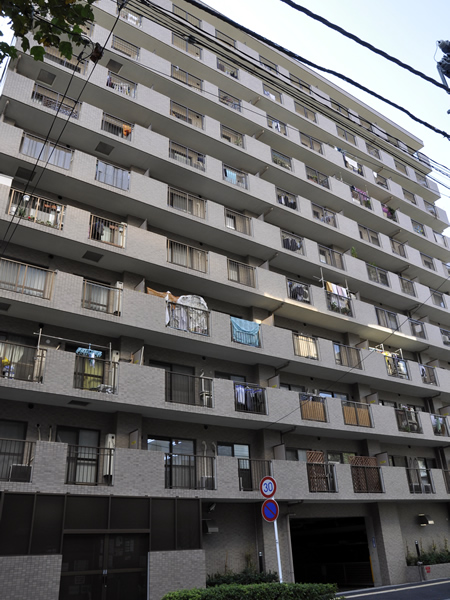 シャロン横浜大通り公園の外観