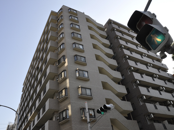 シャロン横浜大通り公園の外観