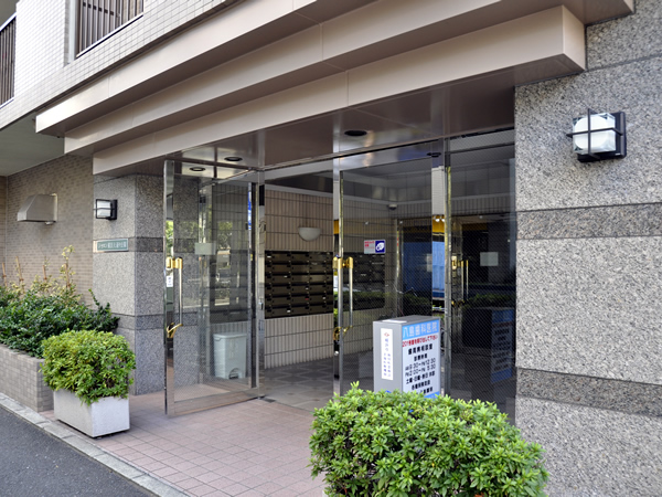 シャロン横浜大通り公園の外観