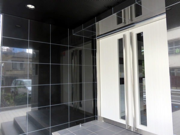 ジーベック高田馬場の外観