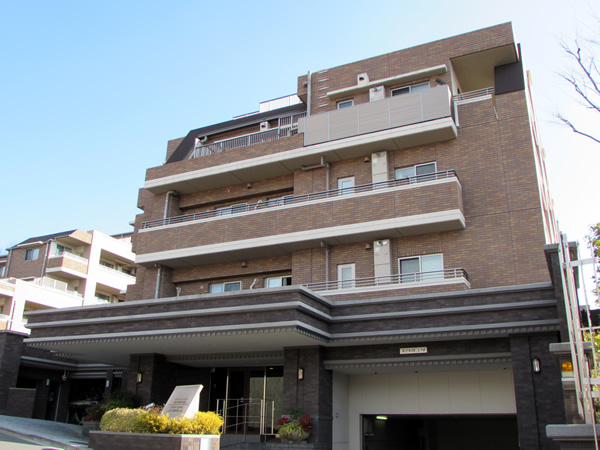 ノブレス新百合ヶ丘フォレストハウスの外観