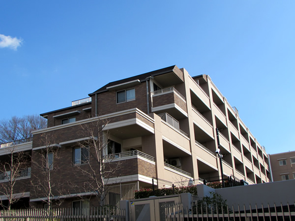 ノブレス新百合ヶ丘フォレストハウスの外観