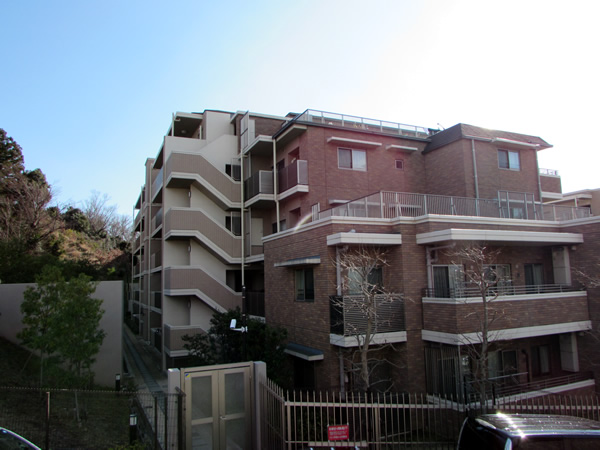 ノブレス新百合ヶ丘フォレストハウスの外観