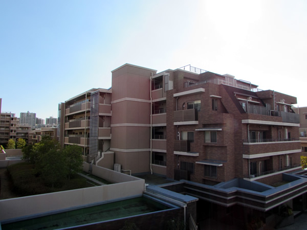 ノブレス新百合ヶ丘フォレストハウスの外観