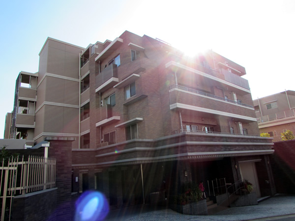 ノブレス新百合ヶ丘フォレストハウスの外観