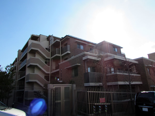 ノブレス新百合ヶ丘フォレストハウスの外観