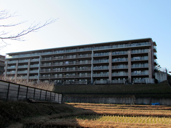 クレヴィア若葉台パークナード六番館の外観