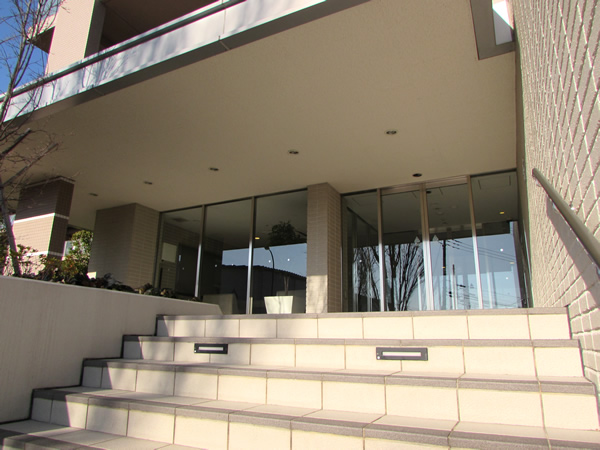 クレヴィア若葉台パークナード二番館の外観