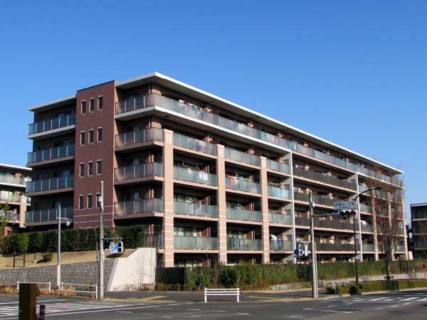 クレヴィア若葉台パークナード一番館の外観