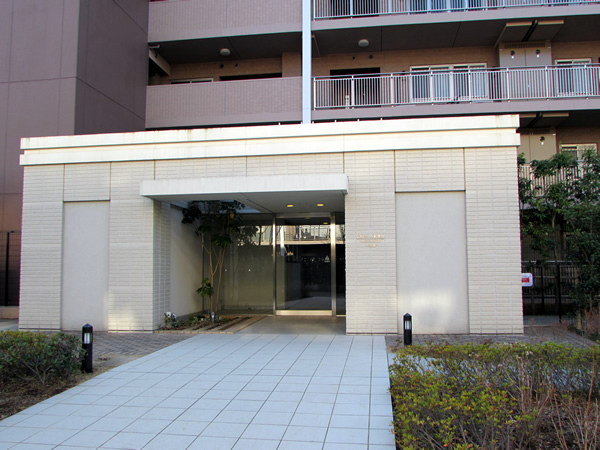 クレヴィア若葉台パークナード一番館の外観