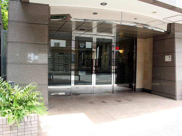 クレアシオン六本木の外観