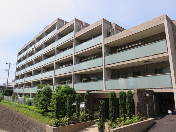 リステージ藤が丘オーバードレジデンスの外観