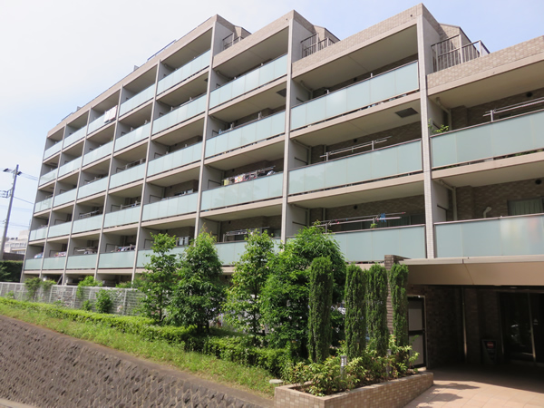 リステージ藤が丘オーバードレジデンスの外観