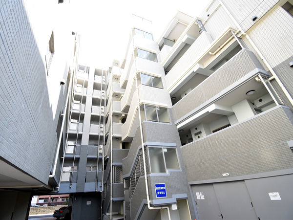 コニファーコート松飛台の外観