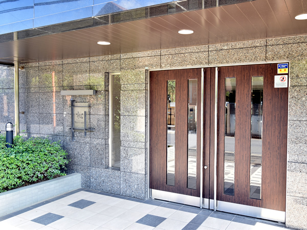 コニファーコート松飛台の外観