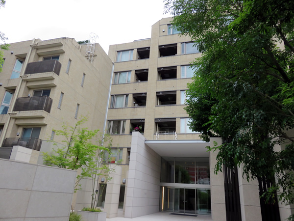 ミッドガーデン赤坂氷川の外観