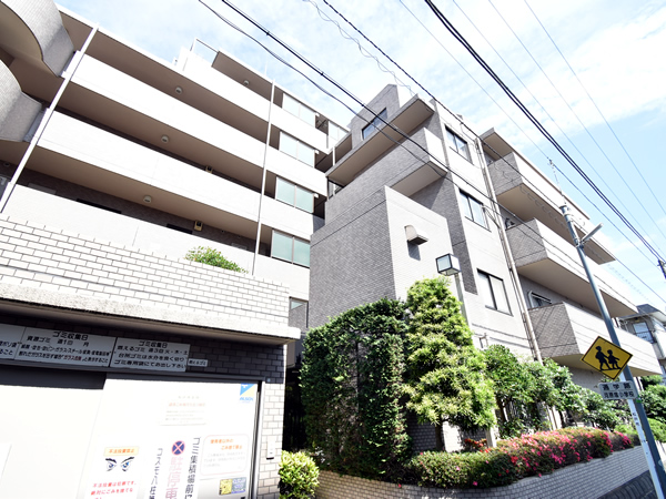 コスモ八柱の外観