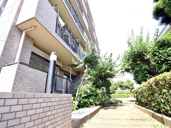 コスモ八柱の外観