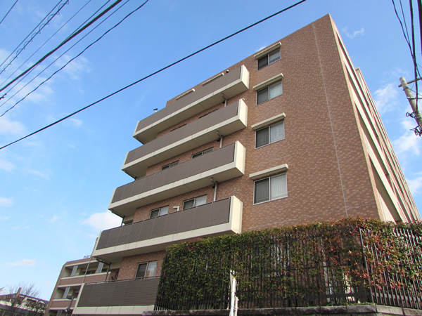 プラウディア五月台3の外観