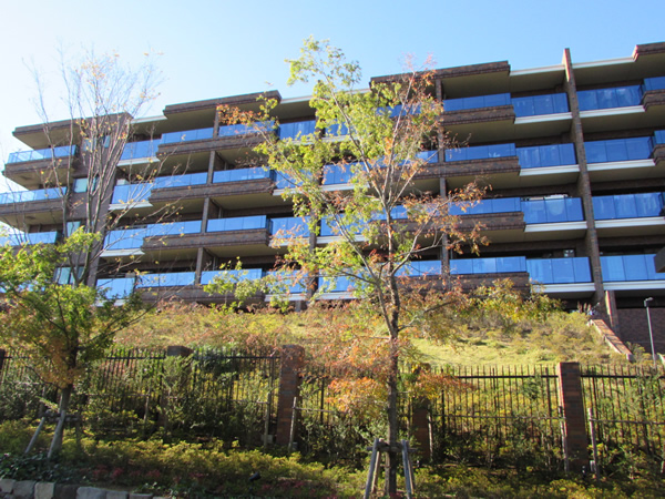 ライオンズはるひ野シーズンズテラスの外観