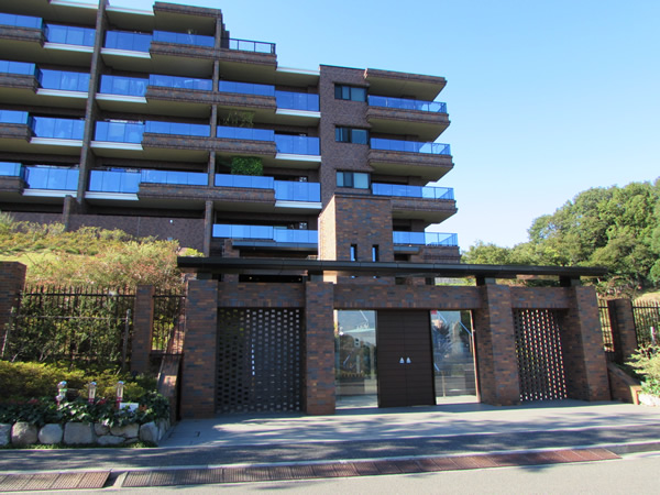 ライオンズはるひ野シーズンズテラスの外観