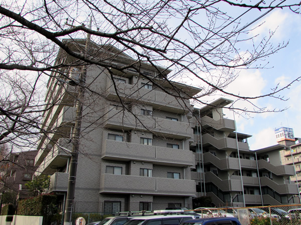 ライオンズマンション多摩永山ガーデンの外観