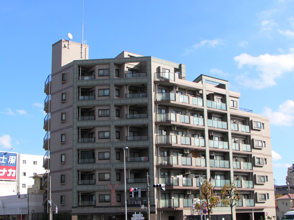 ライオンズヴィアーレ多摩永山の外観