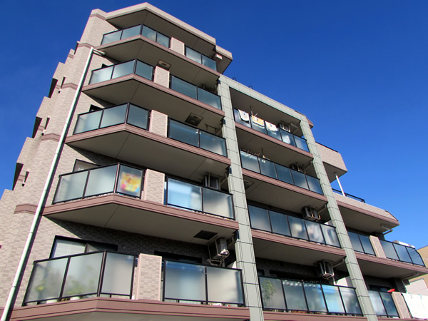 ライオンズヴィアーレ多摩永山の外観