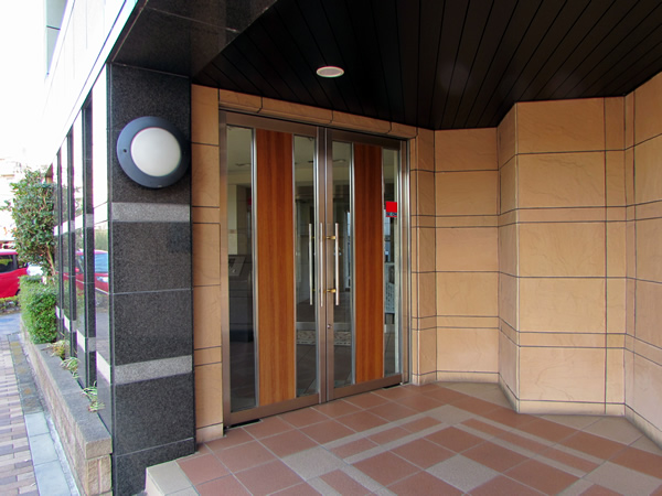 ライオンズヴィアーレ多摩永山の外観