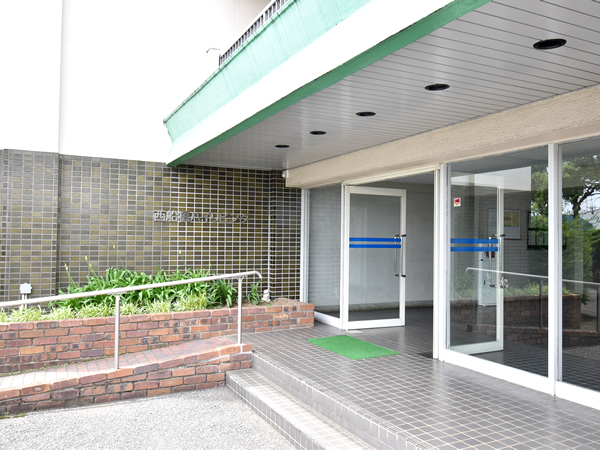 西船橋ハイリビングの外観