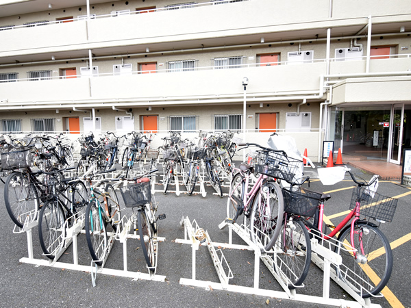 市川ハイツA棟の外観