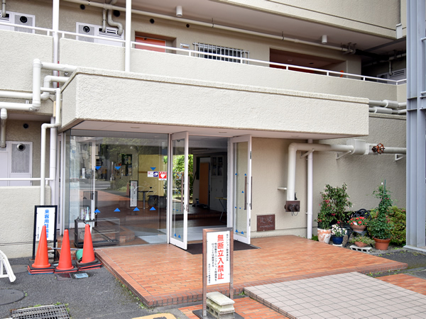 市川ハイツA棟の外観